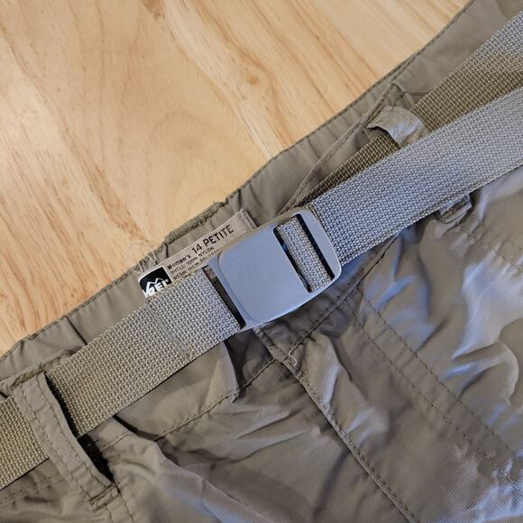 REI 14 Petite Khaki Nylon Convertible Pants Zip Pocket Belted 32" Waist - Picture 7 of 16
